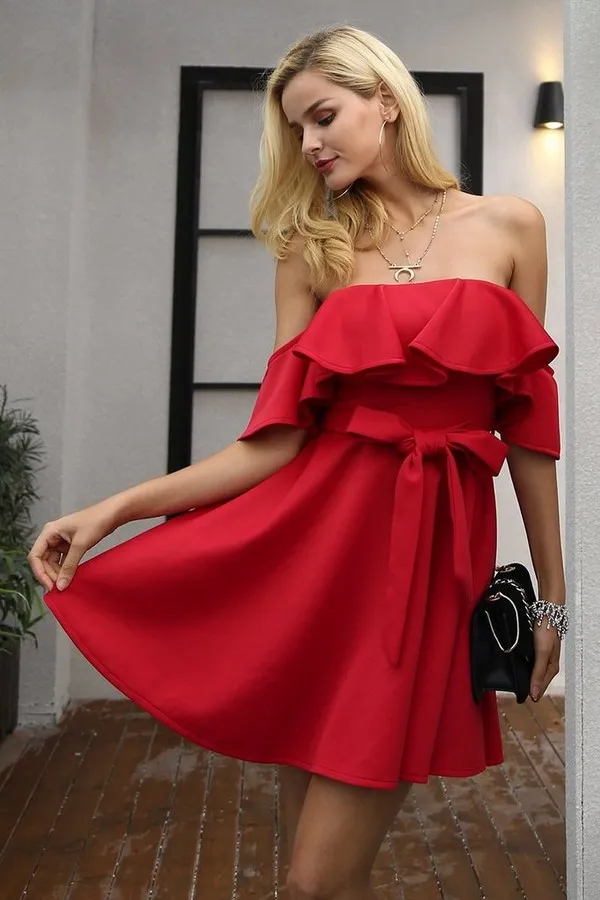 Красивые красные платья 2022-2023 и 6 причин его приобрести