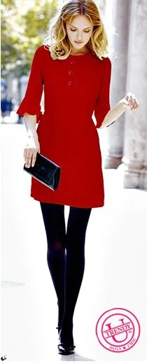 Красное платье - черные непрозрачные колготы