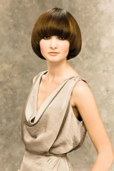 Женская стрижка сессон на короткие и средние волосы- фото с челкой