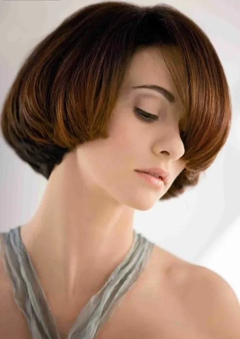 Женская стрижка сессон на короткие и средние волосы- фото с челкой