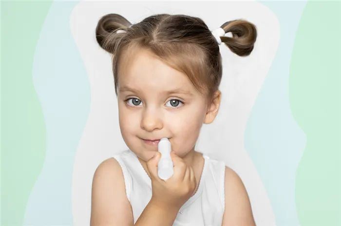 Защита губ ребенка зимой
