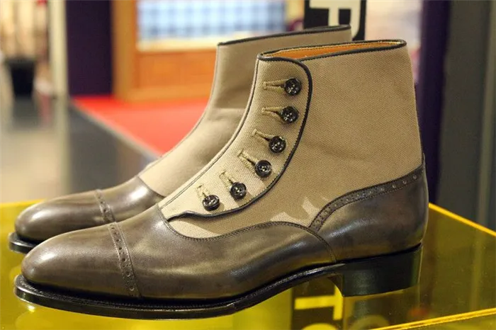 Своим внешним видом ботинки балморалы уже напоминают привычные нам туфли оксфорды