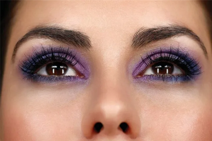 Фиолетовый макияж для кареглазых брюнеток