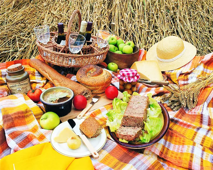 Отличная идея – устроить праздник как пикник и провести время с друзьями на природе