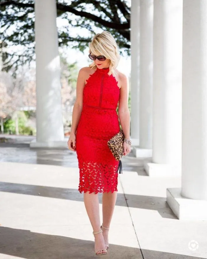 красное коктейльное платье