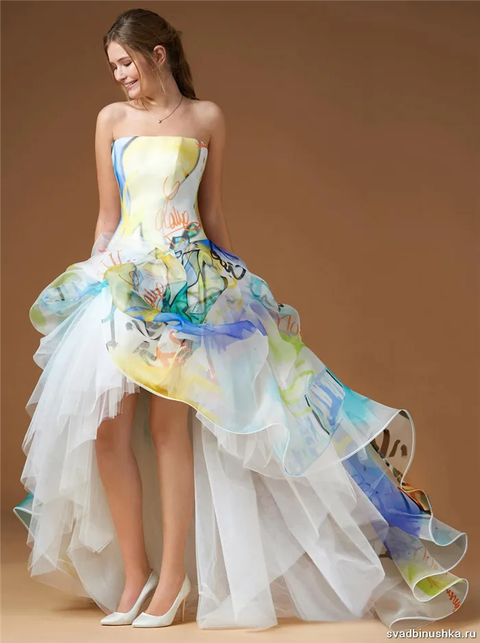 Короткое спереди свадебное платье