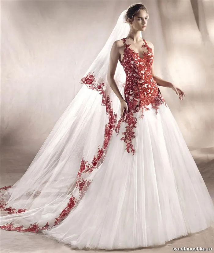 белое с красным свадебное платье