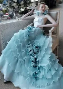 Платье свадебное голубое с воланами