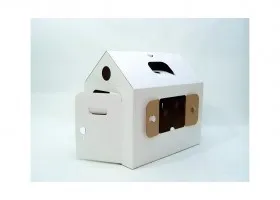 Игрушки, домики из картонных коробок