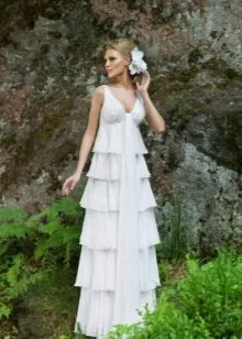 Свадебное платье в стиле рустик с каскадной юбкой