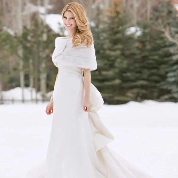 Именно зимние свадьбы дают девушкам почти неограниченные возможности в выборе свадебных платьев