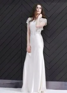 Прямое свадебное платье с кружевом