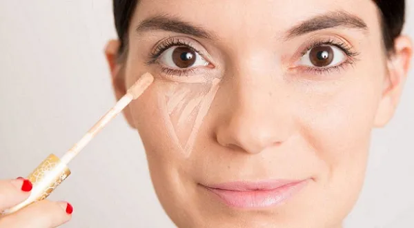 Необходимо замаскировать недостатки кожи перед нанесением макияжа