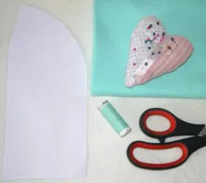 Эксклюзивные выкройки вязаных шапок для женщин + пошаговые инструкции по пошиву