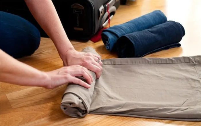 Скрутка — не менее эффективный способ сложить джинсы