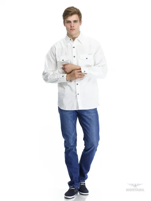 Синие джинсы и белая мужская рубашка