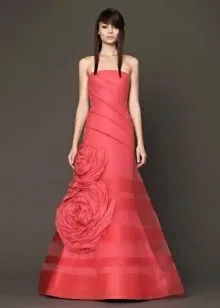 Свадебное платье кораллового цвета