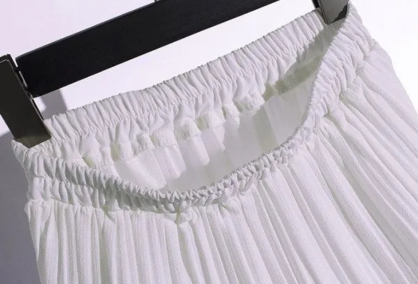 Гофрированная юбка на вешалке