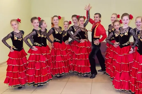 Танцевальные испанские костюмы