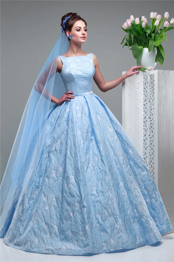 Пышное голубое платье для свадьбы