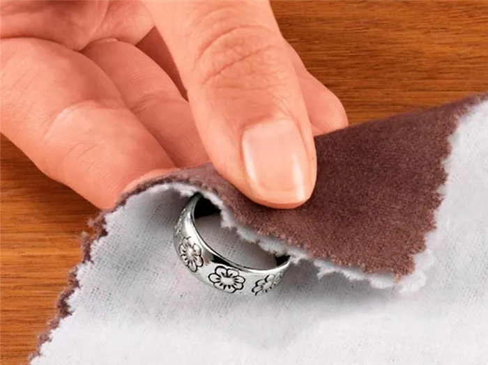 Как и чем почистить серебряное кольцо
