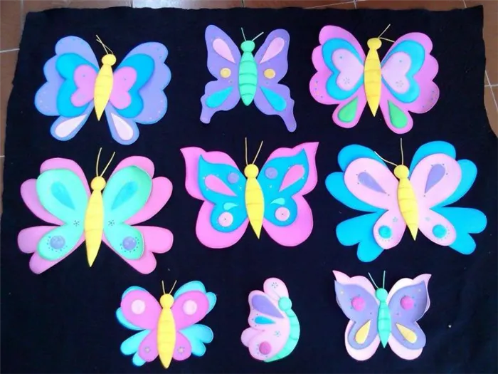 Аппликация бабочек из ткани 