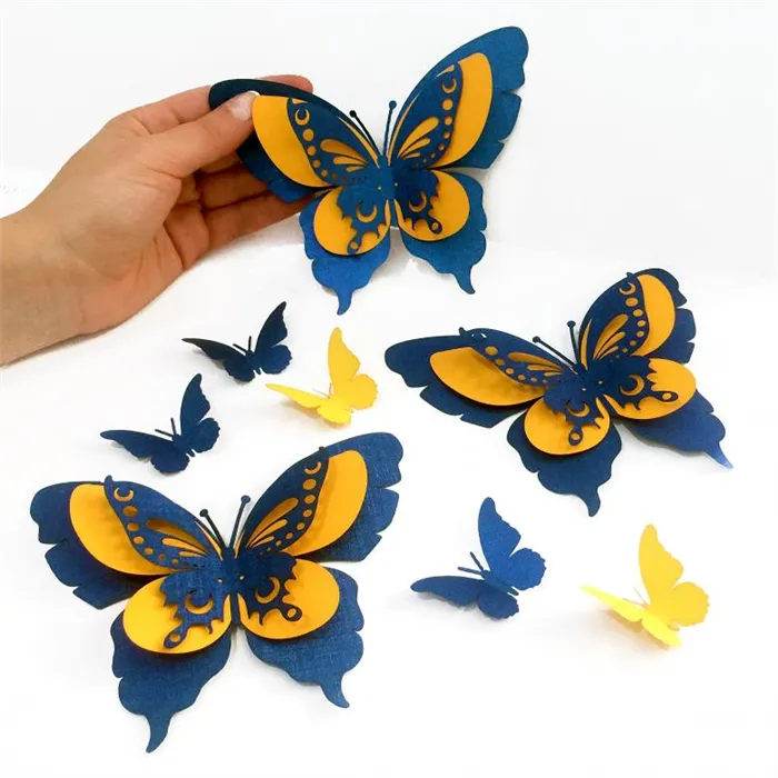 Аппликация бабочек из картона и цветной бумаги 