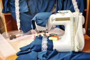 Швейная машинка и платье